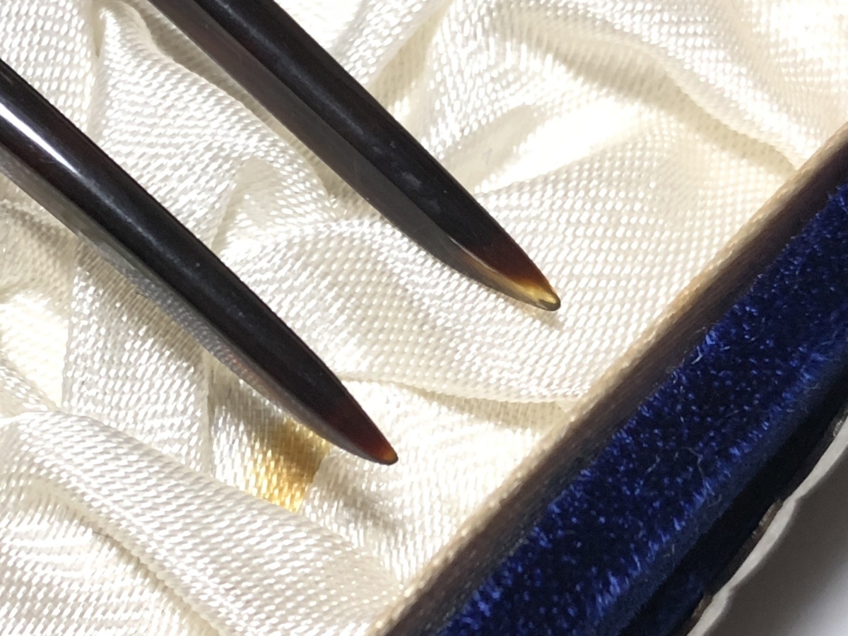 本鼈甲 金蒔絵 8.9g 作家物 菊花文 扇簪_画像3