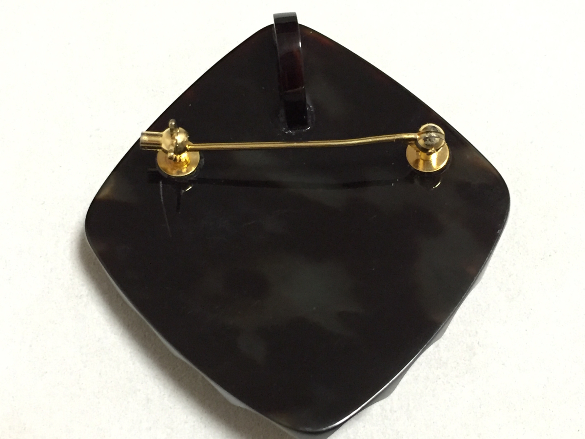 book@ tortoise shell black .K18 gold lacqering lovers Silhouette 2WAY brooch 