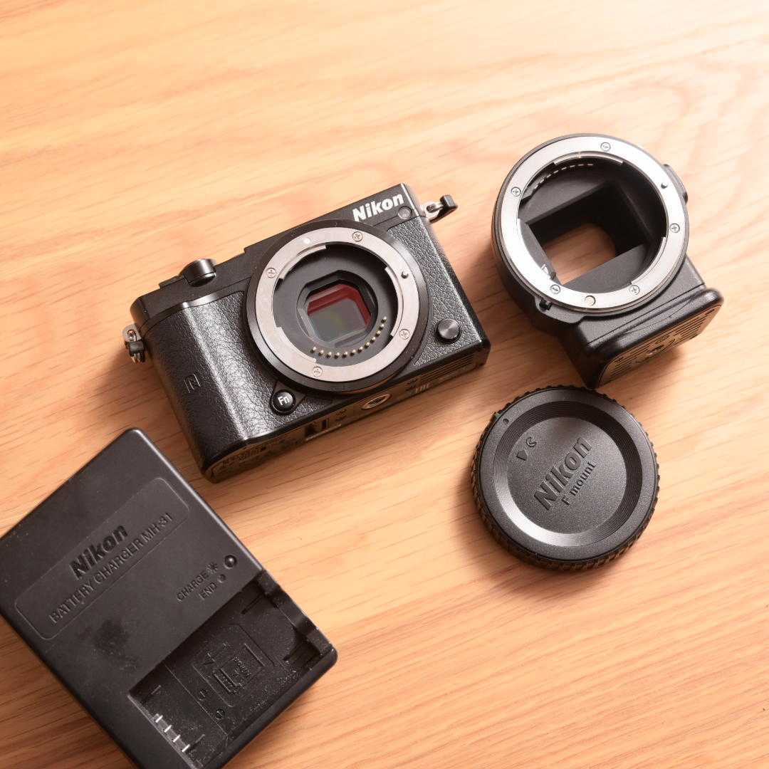 Nikon1 J5 マウントアダプター FT1付 電池 充電器 ストラップ付ニコン ...