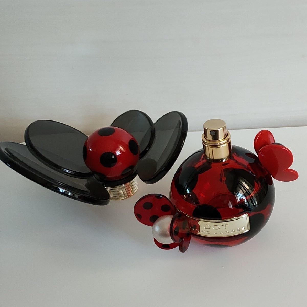 9割残 保管品】 MARC JACOBS DOT 50ml 赤黒のドットデザイン 蝶 9割残 保管品】 MARC JACOBS DOT 50ml 赤黒のドットデザイン 蝶
