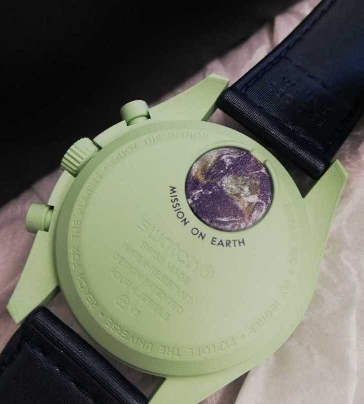 新品・未使用 正規品 SWATCH × OMEGA MOONSWATCH MISSION ON EARTH