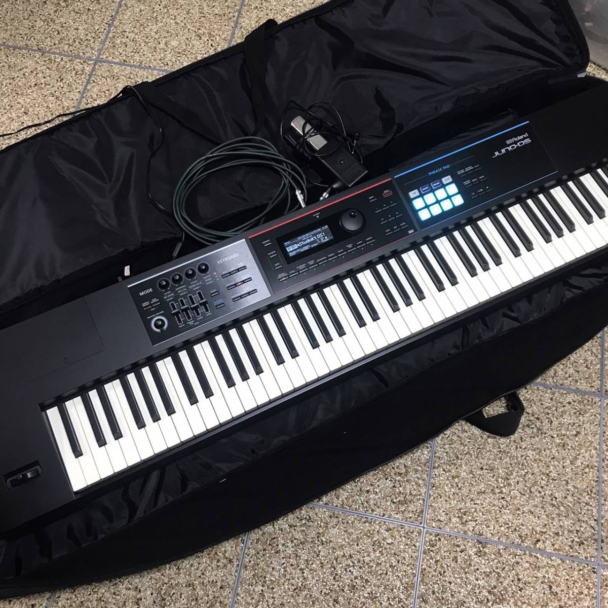 Rolandローランド 88鍵盤シンセサイザー キーボード 電子ピアノ JUNO