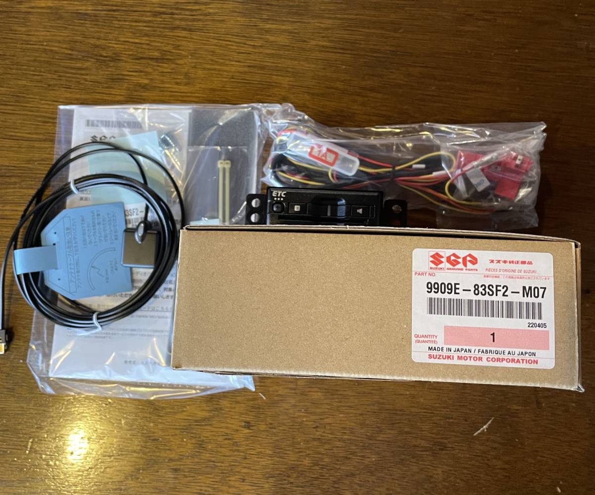 スズキ純正部品 ETC車載器 新品未使用 送料込 9909E-83SF2-M07 スズキ純正部品 ETC車載器 新品未使用 送料込 9909E-83SF2-M07
