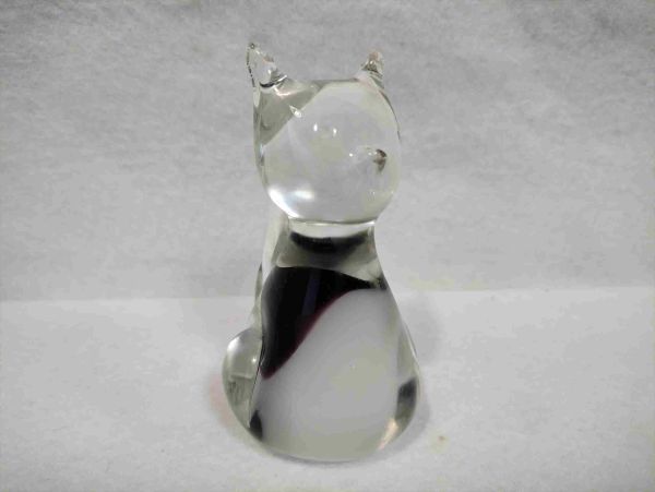 ペーパーウェイト　ガラス製　猫　クリスタルガラス ネコ　アニマル　オブジェ　飾り　インテリア　ガラス工芸 (22_90121_10)