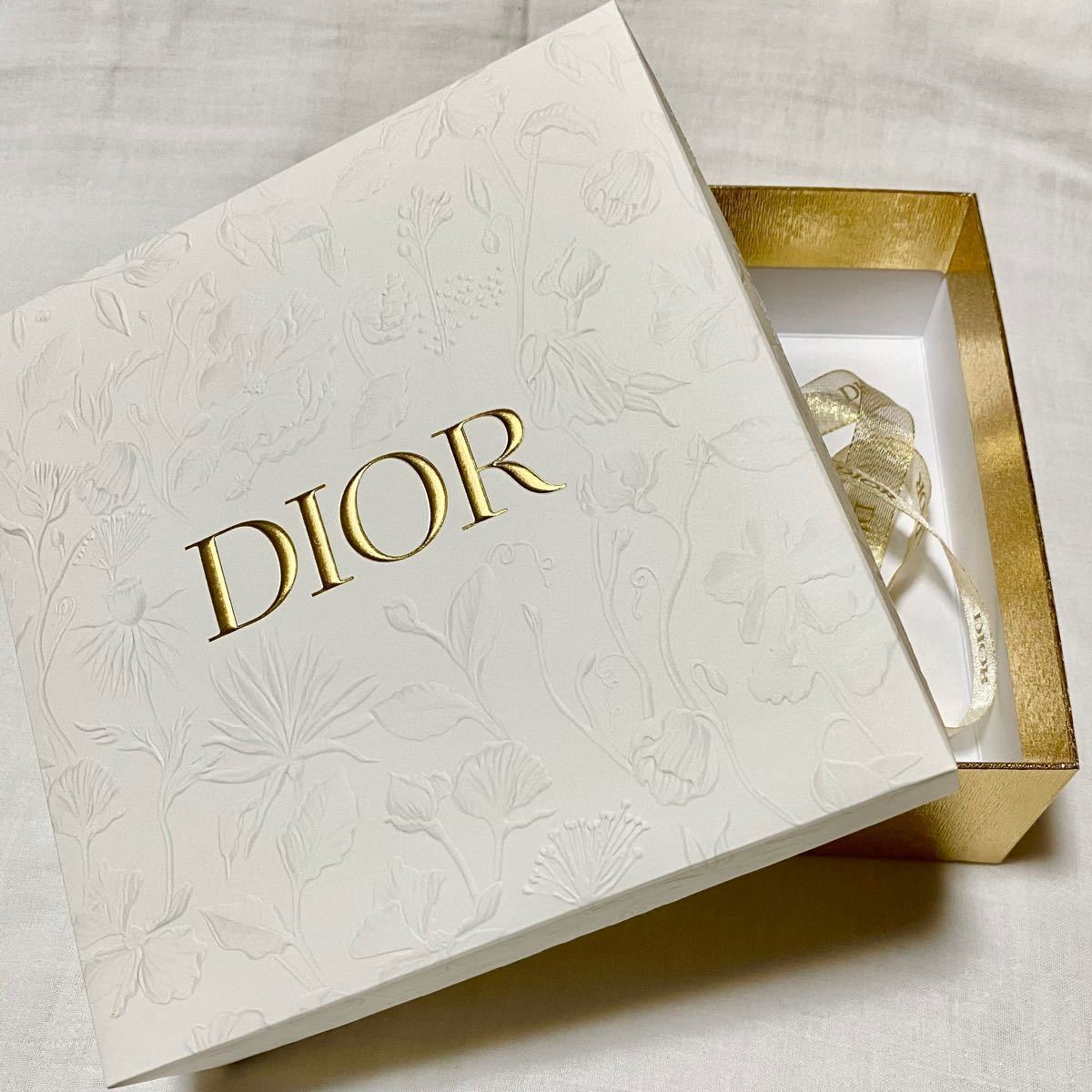 Christian Dior ディオール 母の日 ギフトボックス ショッパー リボン付き 新品未使用|PayPayフリマ