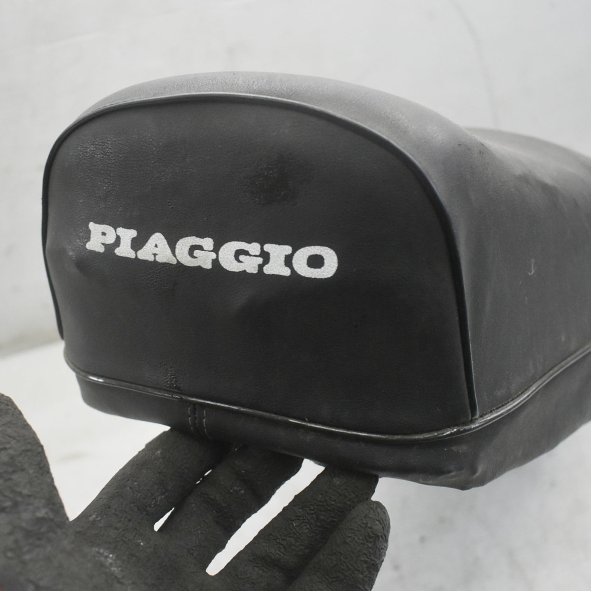  Piaggio Vespa 100 V9B1T original seat [E]735