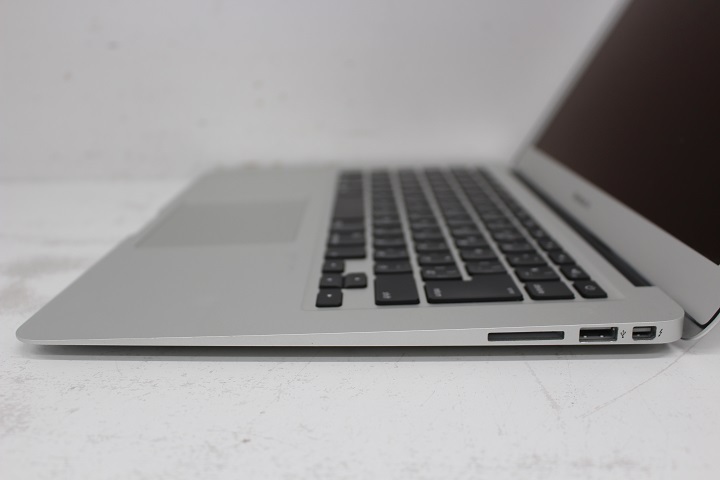 現状 MacBook Air A1369 Mid 2011 Core i5/4GB/13.3インチ/Wi-Fi/USB3.0/SDカードスロット☆_画像5