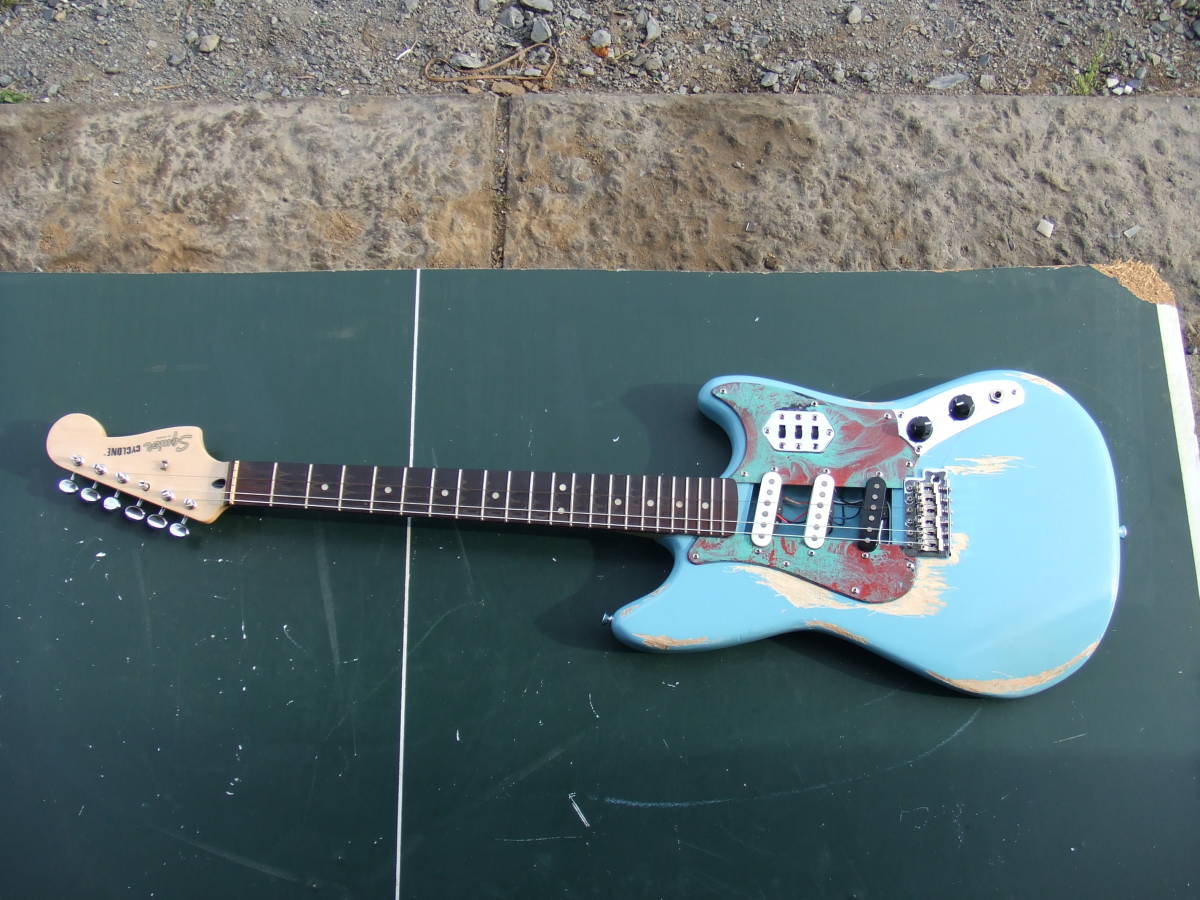 SATU310 完全ジャンク Squier CYCLONE スクワイア サイクロン エレキギター フェンダー FENDER Crofted in  China 同梱