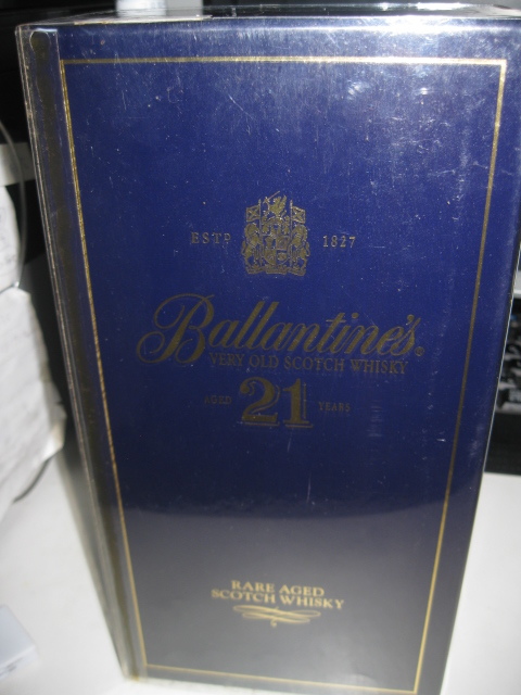 未開栓 Ballantines バランタイン 21年 青陶器 700ｍｌ 43％ 古酒 ウイスキー *29319