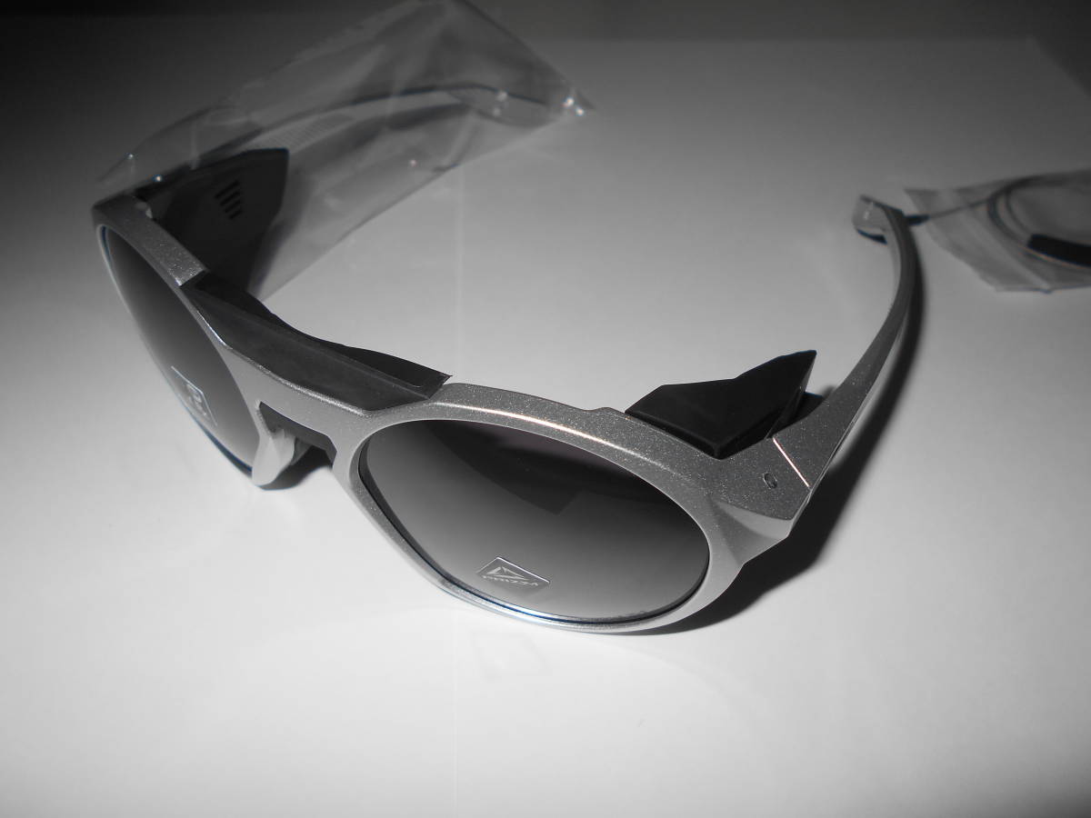 OAKLEY CLIFDEN オークリー Sunglasses OO9440-1356 Silver プリズムレンズ Black Lens