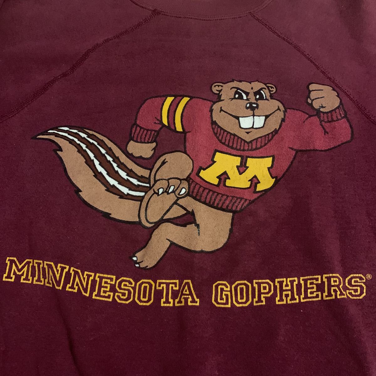 vintage80s【ミネソタ大学】カレッジ スウェットMサイズ エンジ USA製 キャラプリント ヴィンテージ minnesota gophers フットボール_画像2