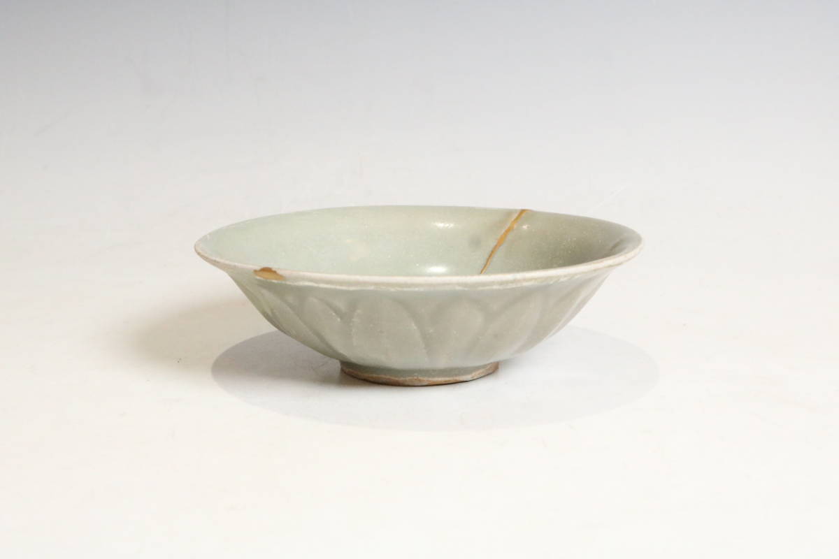 中国美術 青釉蓮弁刻碗 唐物 青磁 茶碗 木箱附(R239) | medservice.ee