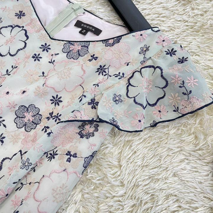 極美品 トッカ TOCCA 総刺繍 宝塚 妃海風さん着用 ワンピース 2 極美品 トッカ TOCCA 総刺繍 宝塚 妃海風さん着用 ワンピース 2