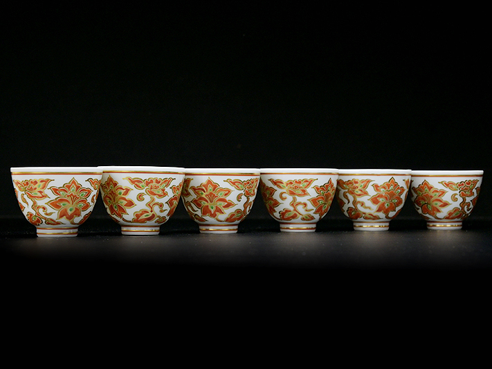 三浦 篤 造 金描紅彩 唐草文 煎茶碗 六客 共箱 】京焼 三浦 篤 造 金描紅彩 唐草文 煎茶碗 六客 共箱 】京焼