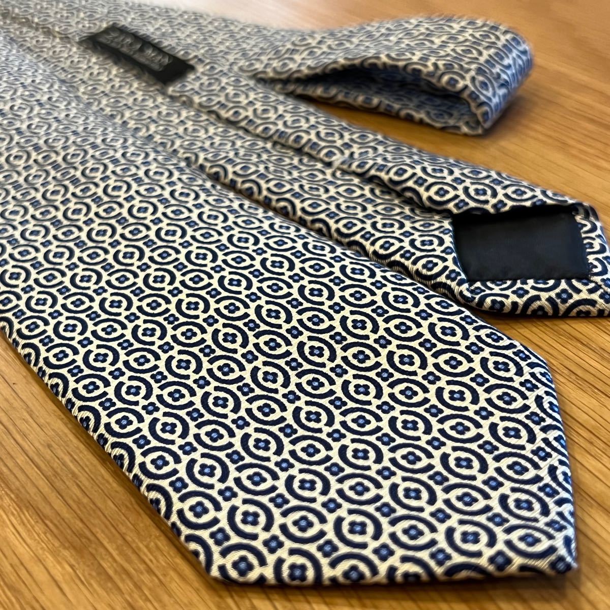 ZARA ネクタイ　ブルー系プリント柄　イタリア製　美品