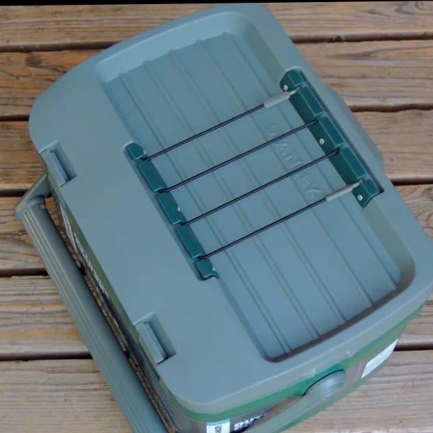 スタンレーSTANLEY水筒がセット可能なクーラーボックス15.1Lグリーン正規品　アウトドア キャンプ 釣り バーベキュー BBQ ピクニック