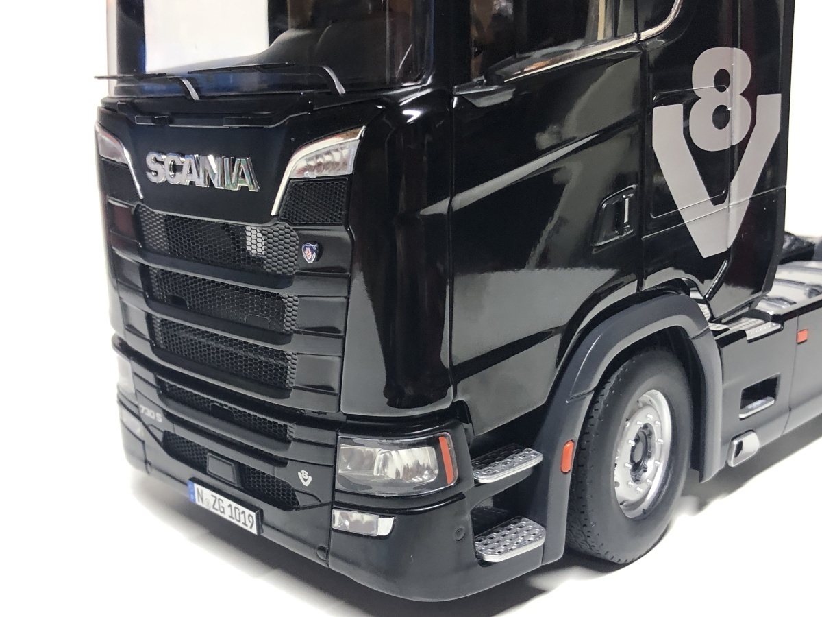 NZG 1/18 Scania V8 730S 4x2 Tractor black　スカニア　トレーラーヘッド_画像6