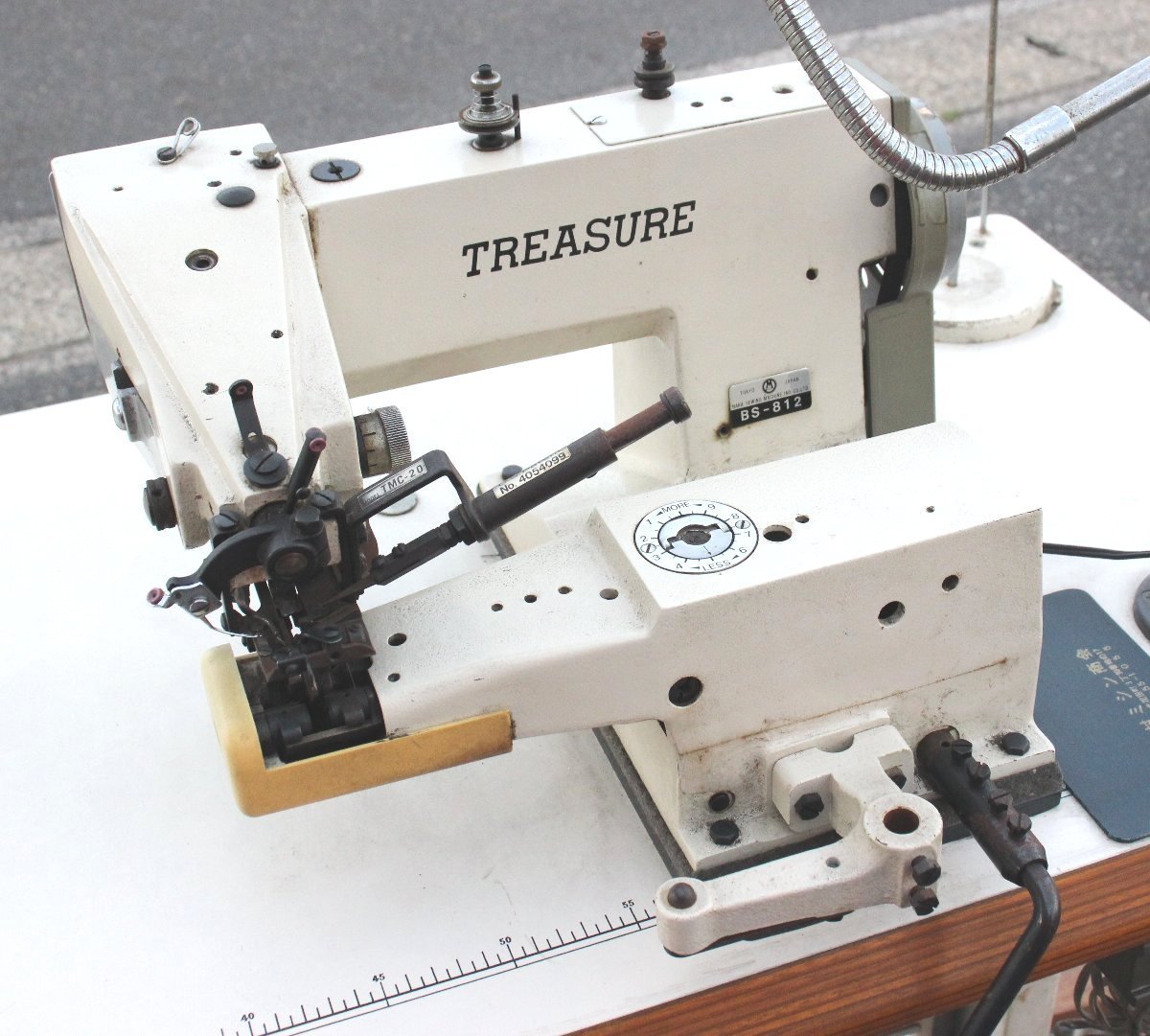 おしゃれ 50.TREASURE すくい縫いミシン BS-812 まつり縫い 裾 工業用