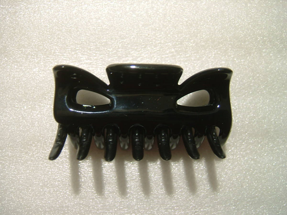 小さめヘアクリップ1個 黒 3×6cm 内側ゴム付き ズレにくくしっかりとまる バンスクリップ ブラウンはなしの画像1