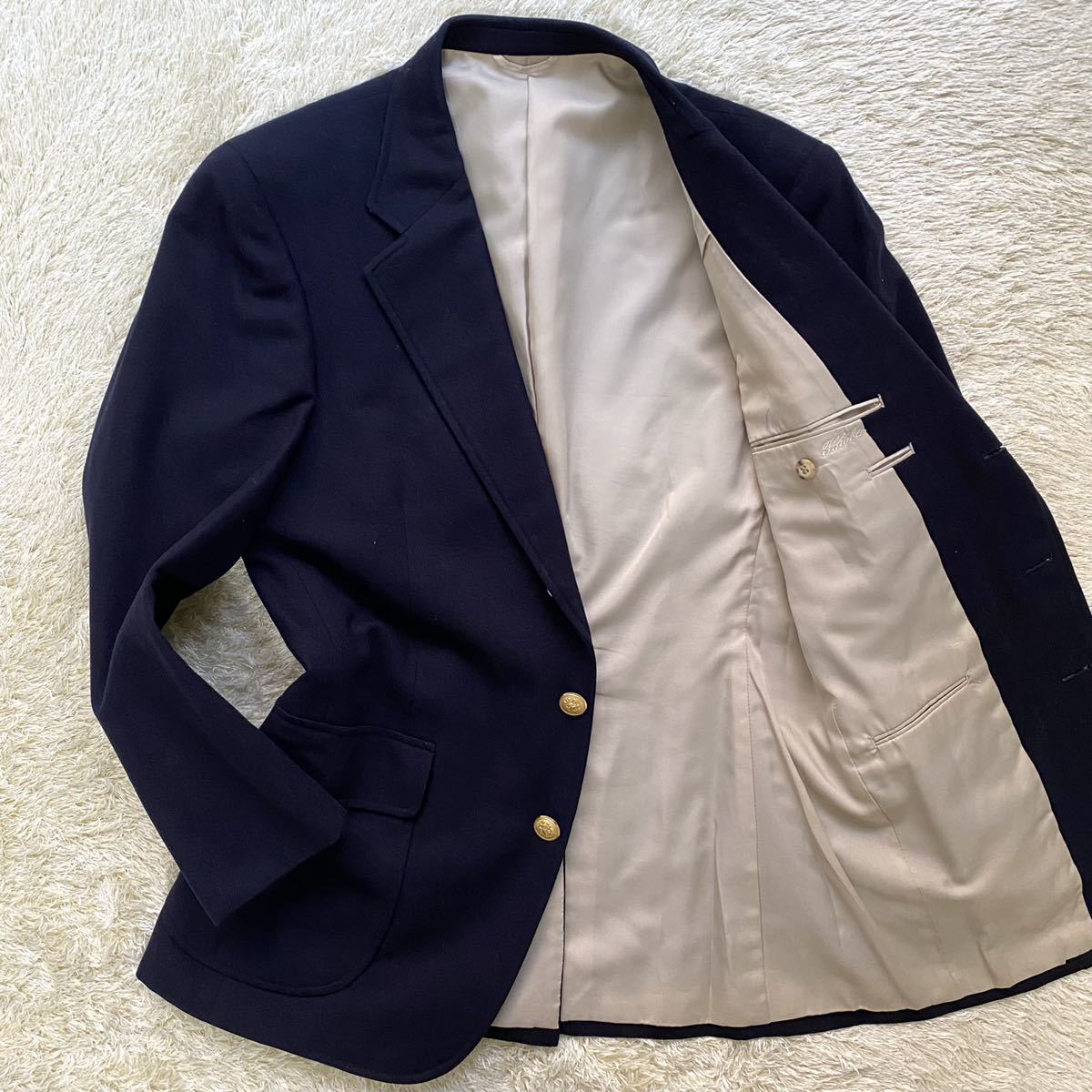 アクアスキュータム 『英国紳士の嗜み』 Aquascutum 刻印金ボタン 紺