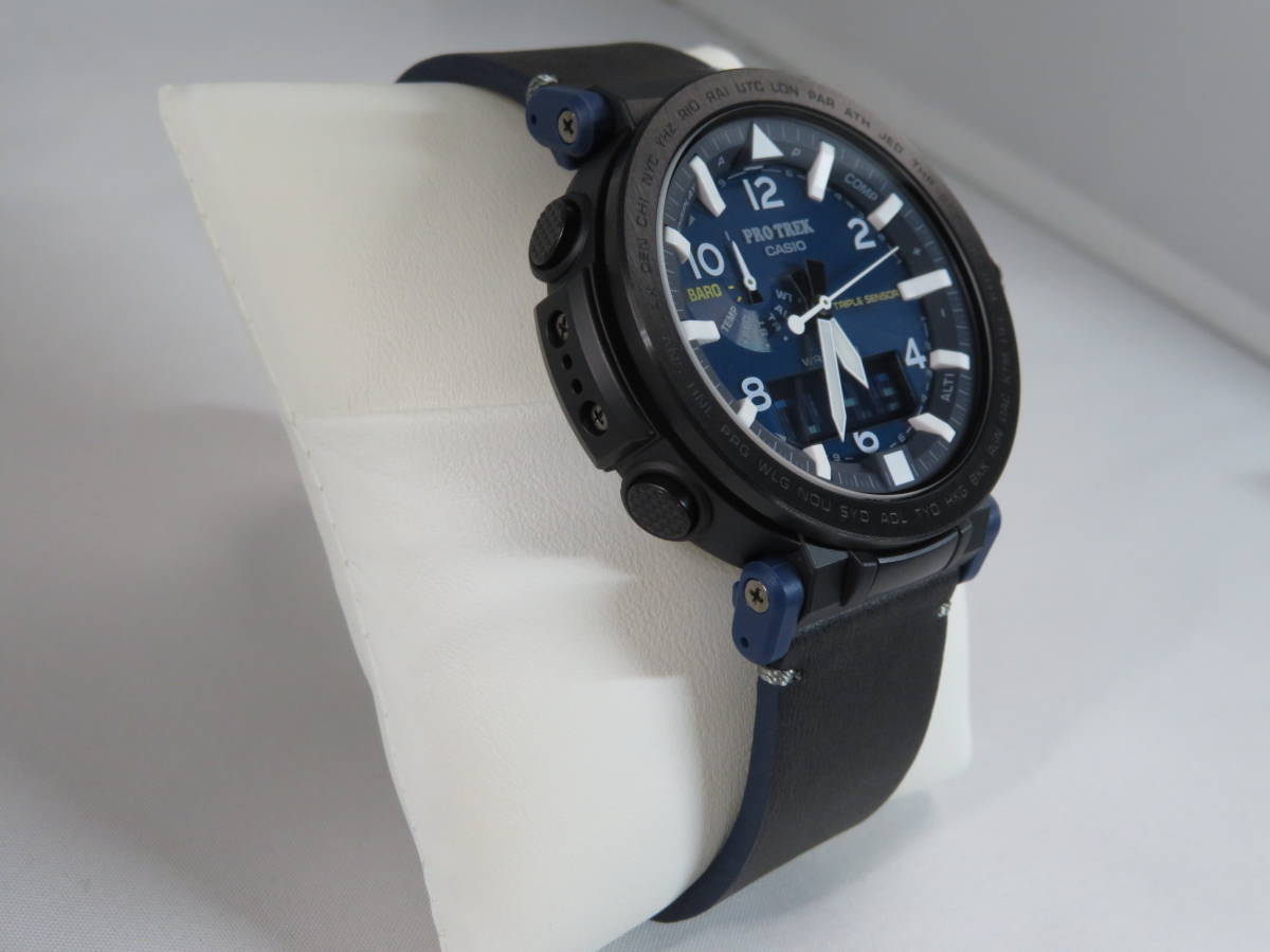未使用 PRG-650YL-2JF (プロトレック ネオンイルミネーター NAVY BLUE SERIES ネイビーブルーシリーズ レザーバンドモデル)