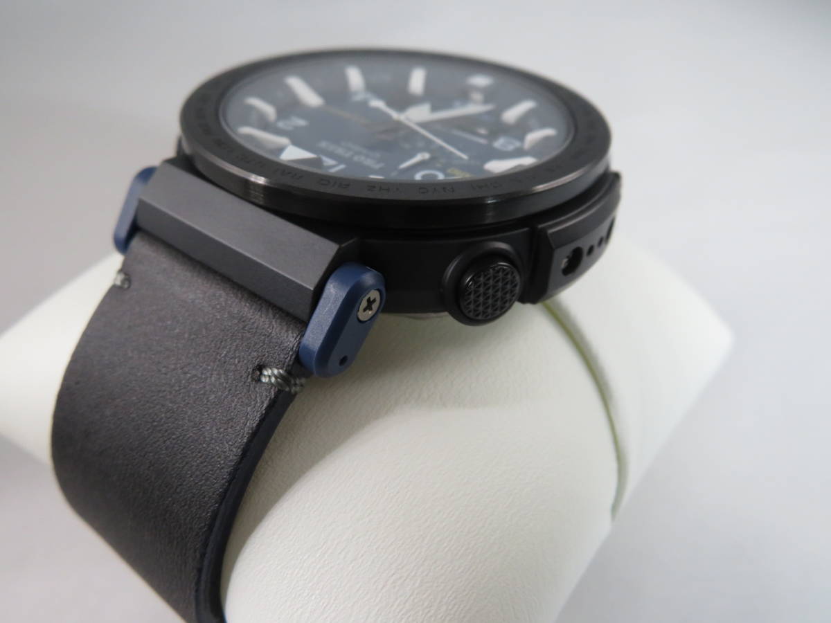 未使用 PRG-650YL-2JF (プロトレック ネオンイルミネーター NAVY BLUE SERIES ネイビーブルーシリーズ レザーバンドモデル)