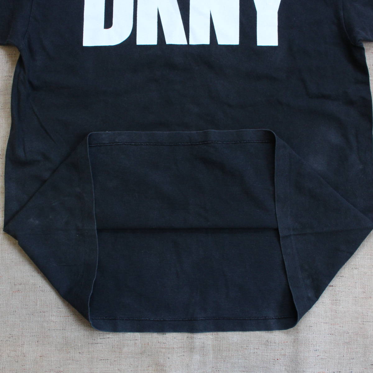 1990s DKNY ヴィンテージTシャツ USA製アメリカ JEANS ダナキャラン ブラック フェード ワンサイズ シングルステッチ ニューヨーク古着XL_画像7