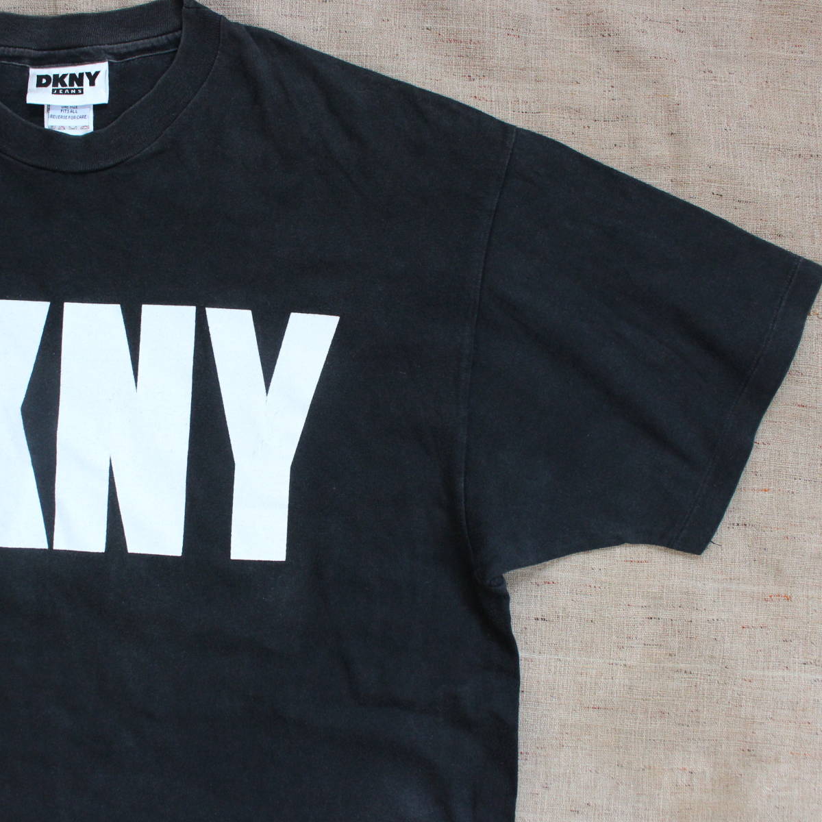 1990s DKNY ヴィンテージTシャツ USA製アメリカ JEANS ダナキャラン ブラック フェード ワンサイズ シングルステッチ ニューヨーク古着XL_画像9