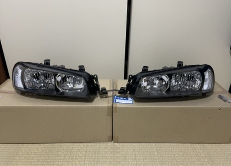 新品未使用 日産純正 R34 スカイライン 前期 ハロゲン ER34 HR34 ENR34