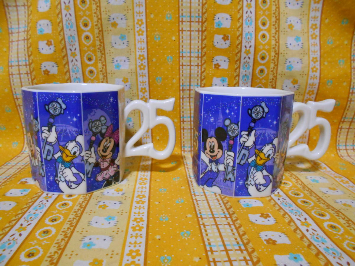 ♪ディズニー美品東京ディズニーリゾート25thアニバーサリー陶器製カップ２個セットダンボ_画像1