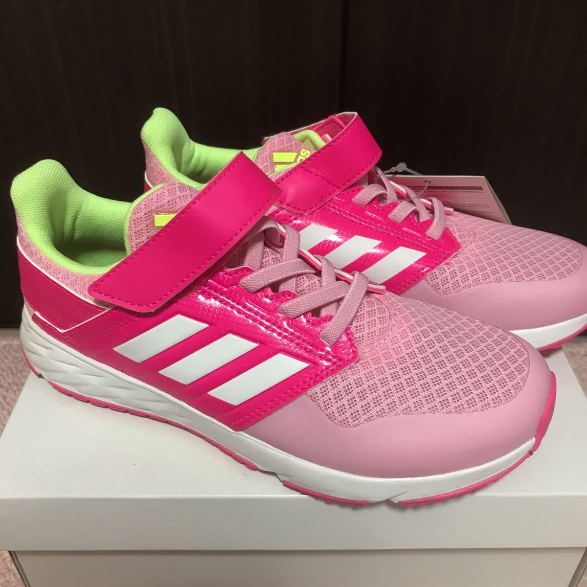 Adidas アディダス スニーカー 運動靴 21 5センチ 22センチ 女の子 ピンク 運動会 上靴 外靴 21cm 売買されたオークション情報 Yahooの商品情報をアーカイブ公開 オークファン Aucfan Com
