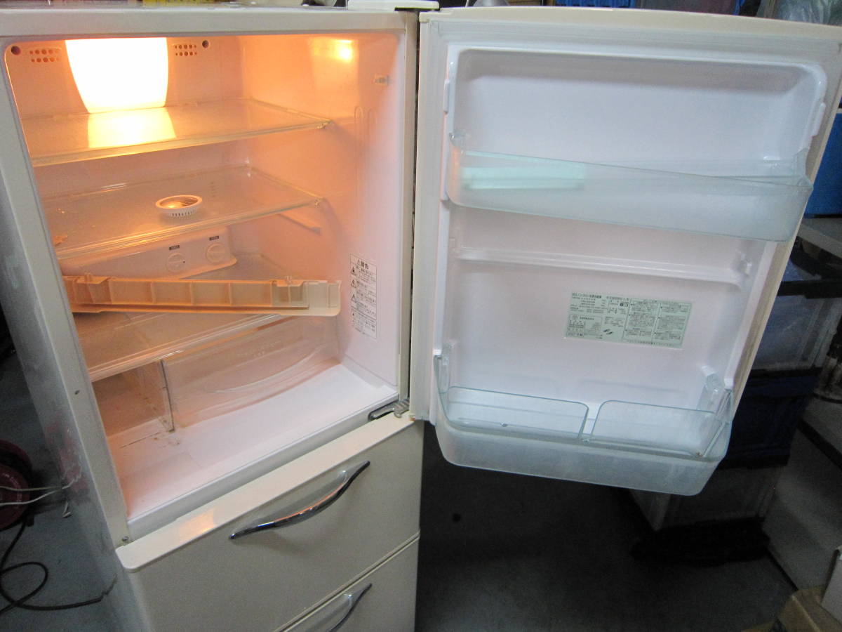 近隣送料無料 日立 255L R-S26WMV 3ドア冷蔵庫 2007年製 冷え確認済 給水タンク欠品_画像2