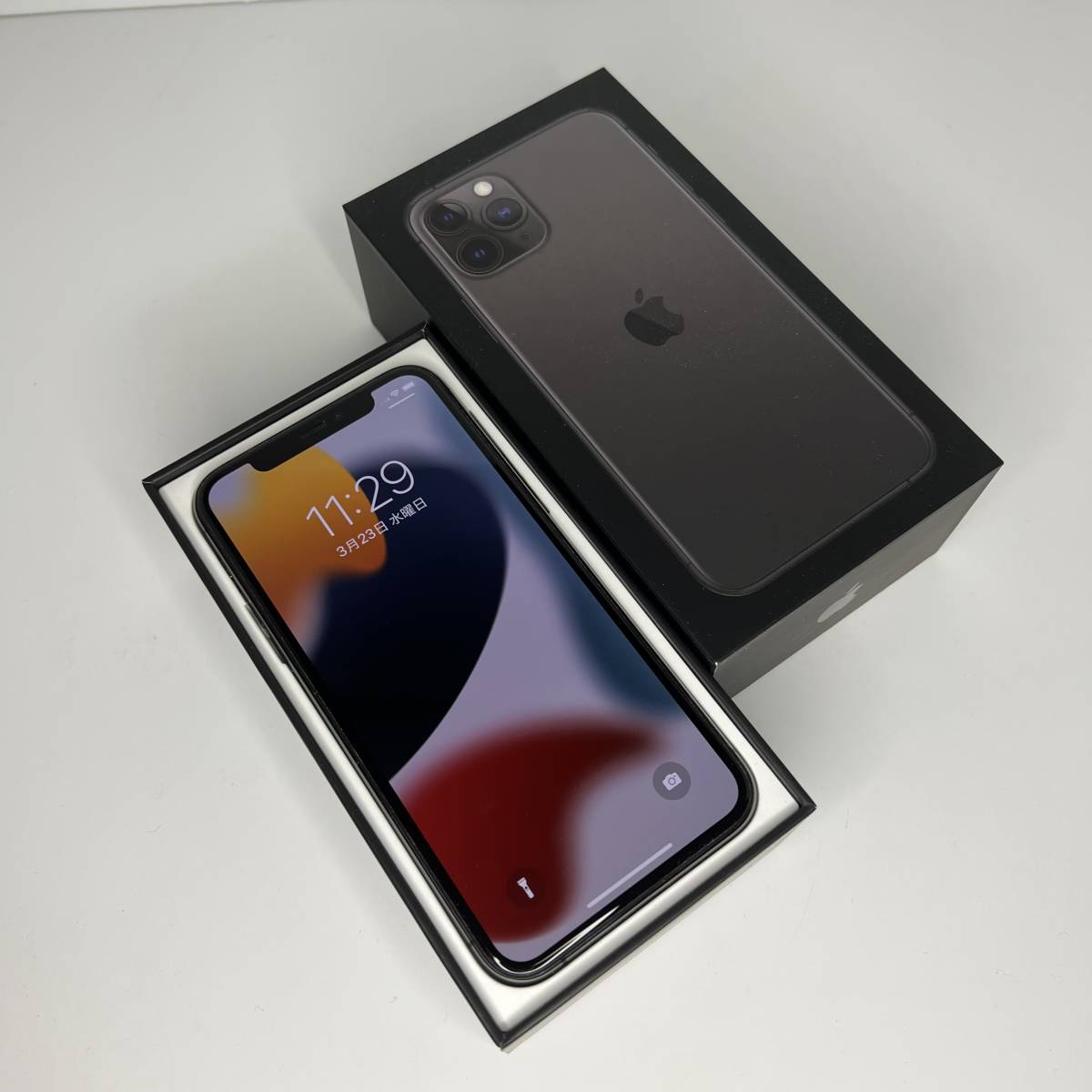 美品】アメリカ版 SIMフリー Apple iPhone 11 Pro 256GB 本体