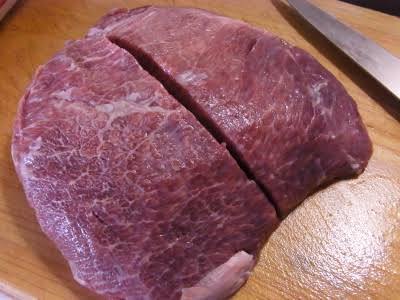 貴重！！北海道産和牛【牛かしら肉（ホホ肉）約1.1キロ】ホッペ BBQ バーベキュー 国産牛 （ツラミ）国産 ホホ肉 頬肉 北海道 同梱可能！！_輸入品などとの食べ比べも面白いですね。