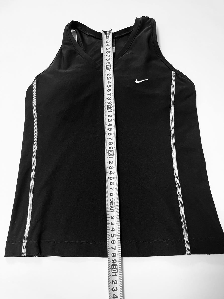 NIKE  ブラック　Lサイズ　タンクトップ ノースリーブ   スポーツウエア　フィットネスウエア　レディース