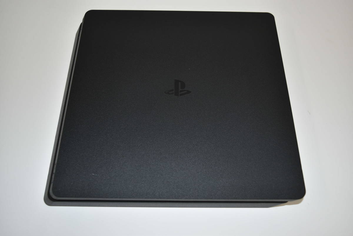 25Mdd【中古品】PS4　プレイステーション4　CUH-2200A　500GB　ジェットブラック　Ver.9.50　初期化済　_画像2