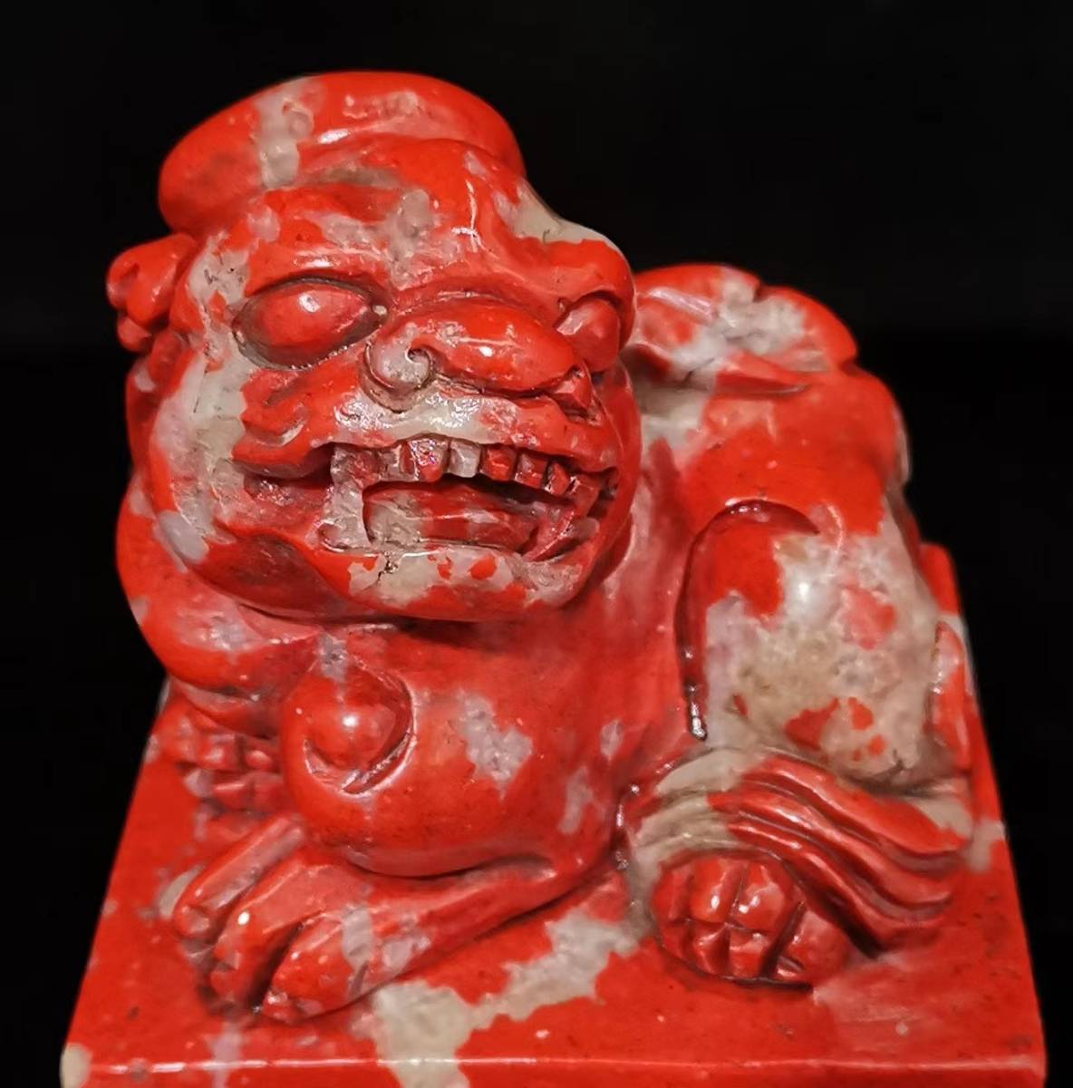 清・古寿山石・鶏血石大紅袍彫・獣章』極細工・時代物・古賞物 清・古寿山石・鶏血石大紅袍彫・獣章』極細工・時代物・古賞物