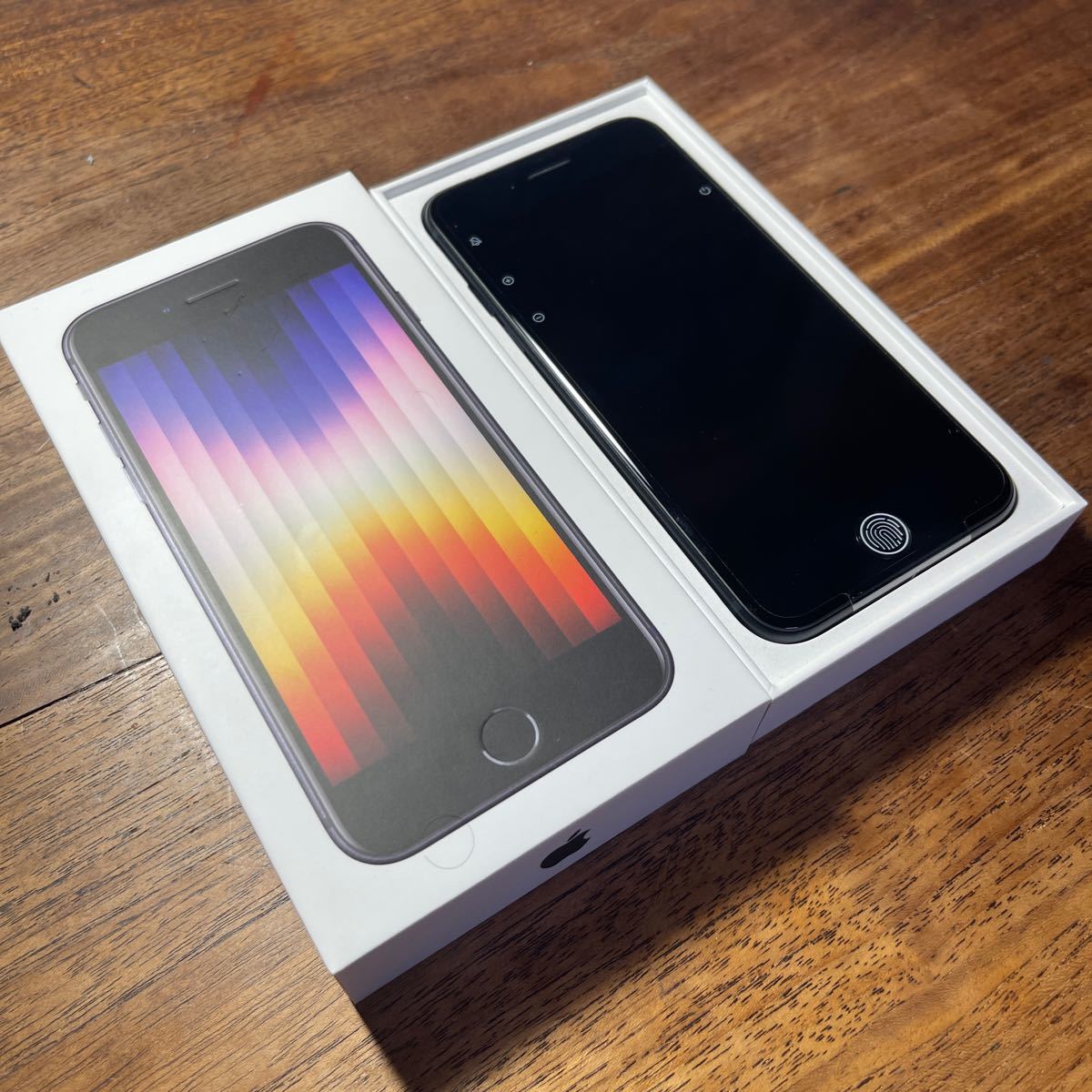 新品未使用】iPhone SE 第3世代 64GB ミッドナイト SIMフリー 【Apple