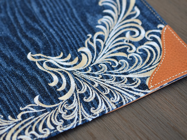 ブックカバー 文庫 刺繍 ししゅう A6 A6判 木目 デニム 新素材 本革 ウッドデニム WOOD DENIM アルファ企画 ネコポス 送料無料_画像2