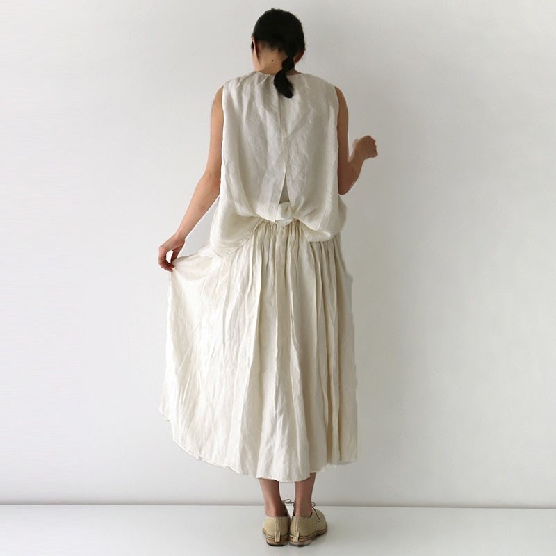 Veritecoeur ~ Handroom Silk Skirt ~ www.pibid.org