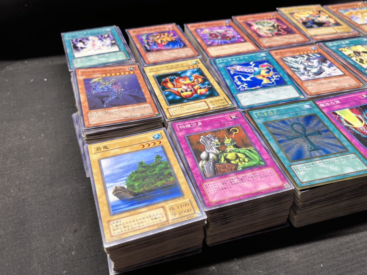 ▽Gd右27▽100 遊戯王デュエルモンスターズ カード 大量 3000枚以上
