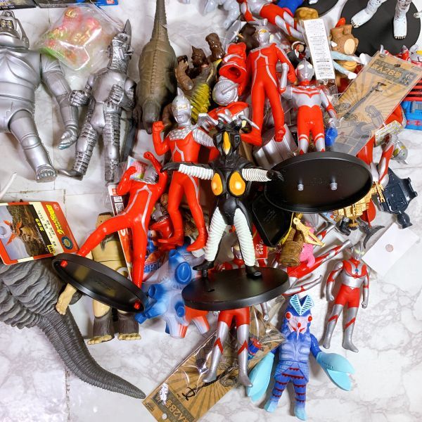 ○12X7b【送120】1円~ ウルトラマン 特撮大百科 ハイパーゴジラ 円谷