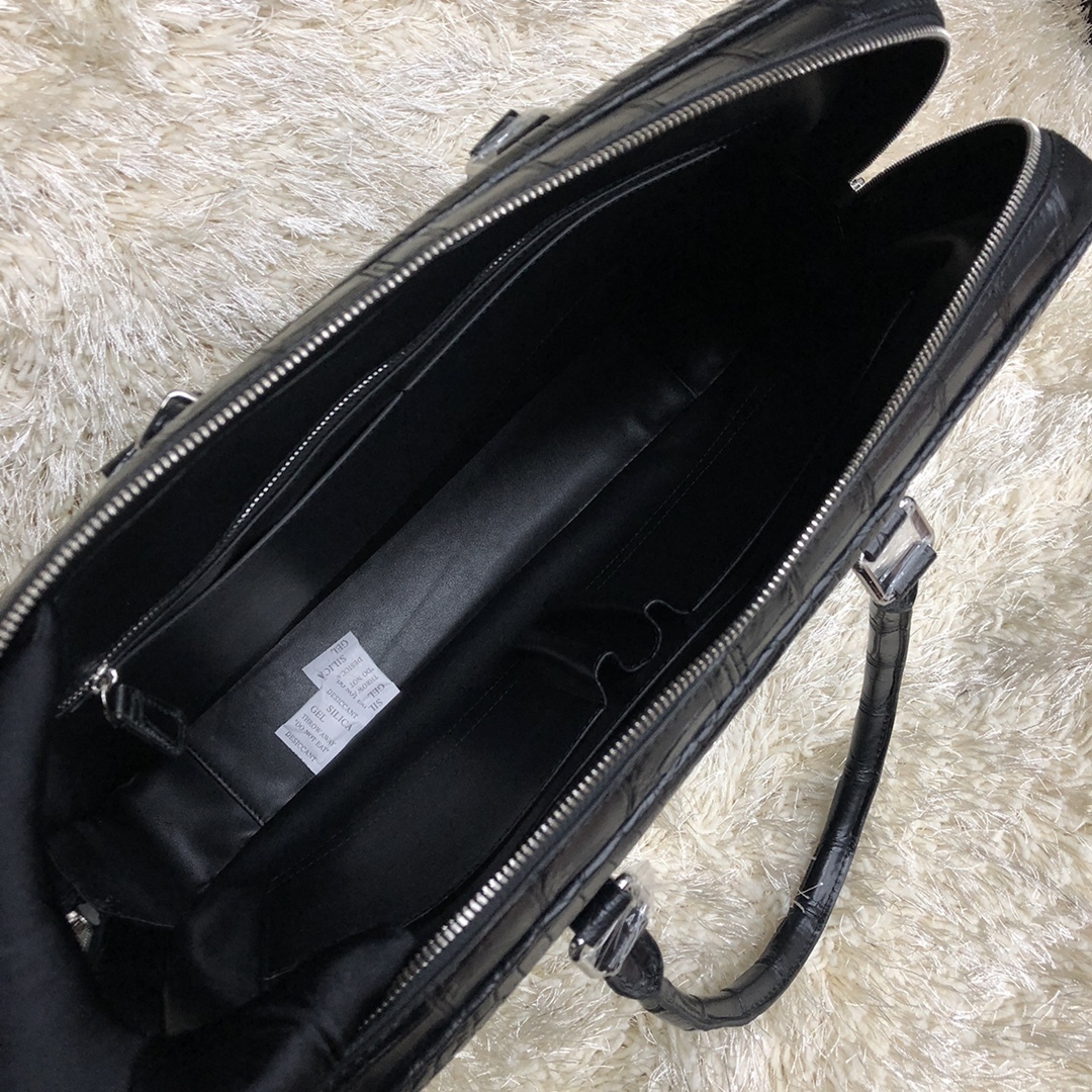 再入荷 極上品 定価50万円超◇クロコダイルレザー ワニ革 マット仕上げ