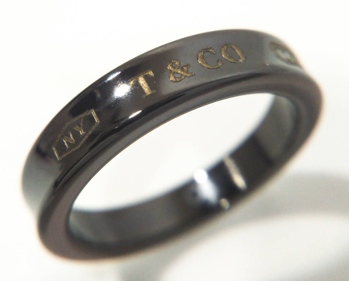 超美品】Tiffany&Co. 1837 ブラックチタン ナローリング 約11.5 超美品】Tiffany&Co. 1837 ブラックチタン ナローリング 約11.5