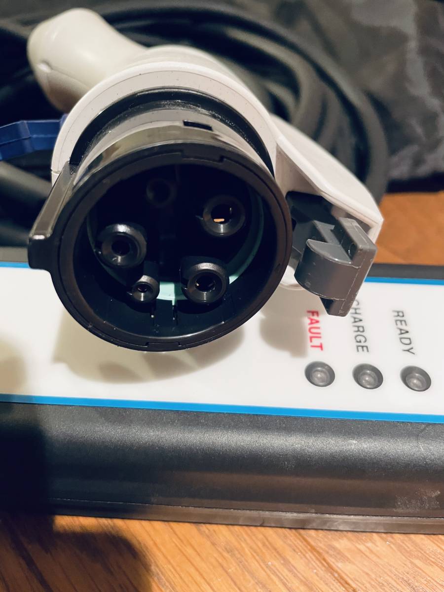 大人気新品 日産リーフ充電ケーブル ① 収納袋付き 3NK5E - エンジン系