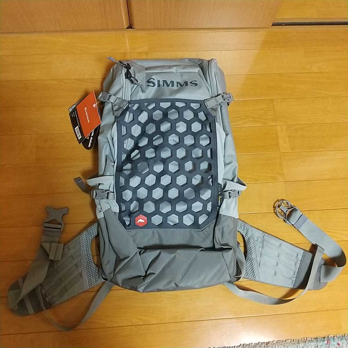 素敵でユニークな Simms Flyweight L/XL Cinder バックパック フライ