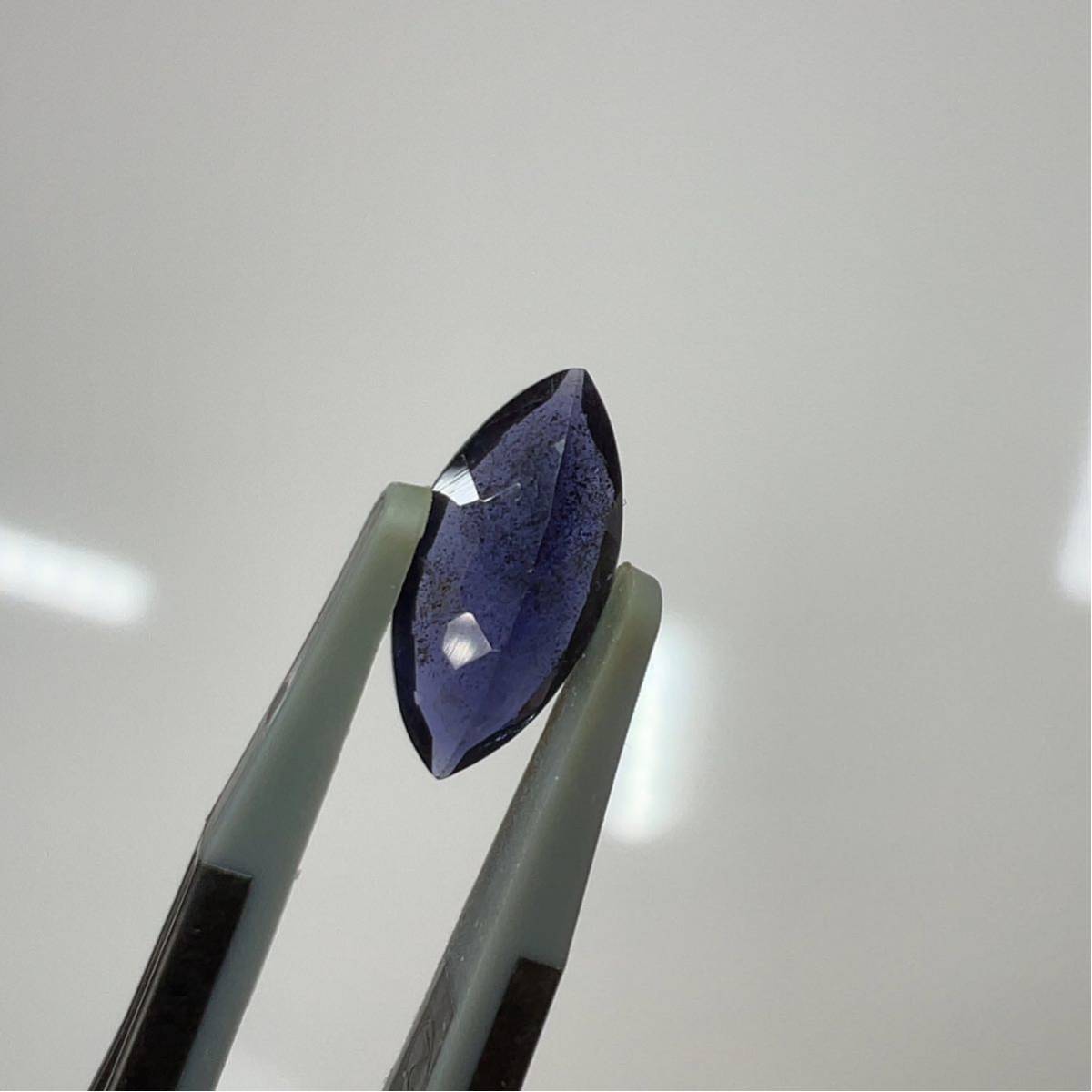 宝石　10 ブラッドショットアイオライト　ルース　1.35ct アイオライト