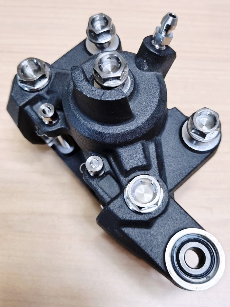 105-K カワサキZRX1200R/DAEG/1100トキコリアキャリパーコンプリートセット!ZX-7R,GSX1300R,GSX-R600/750などカワサキ、スズキ車多数互換 7