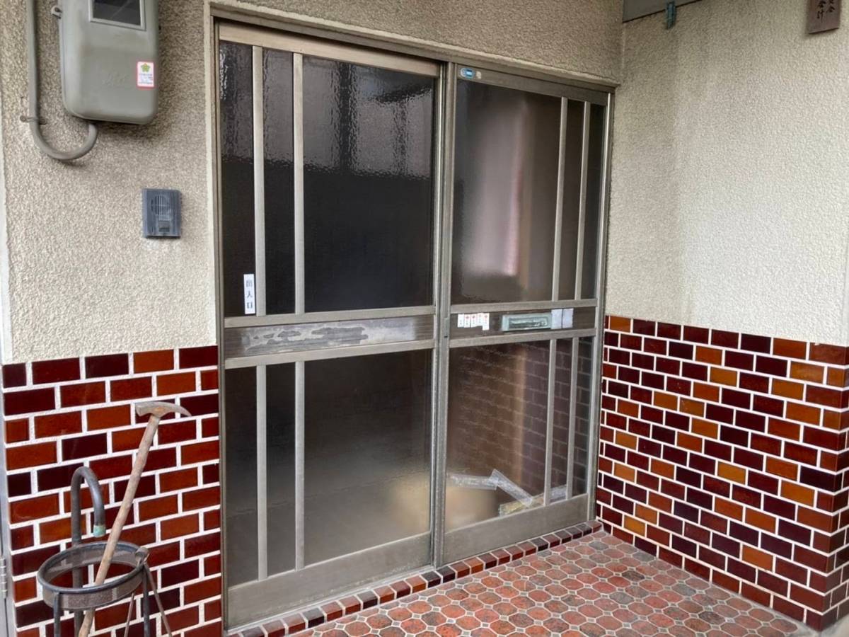 富士宮市と富士市限定販売☆玄関引戸取り替えカバー工事 富士宮市と富士市限定販売☆玄関引戸取り替えカバー工事