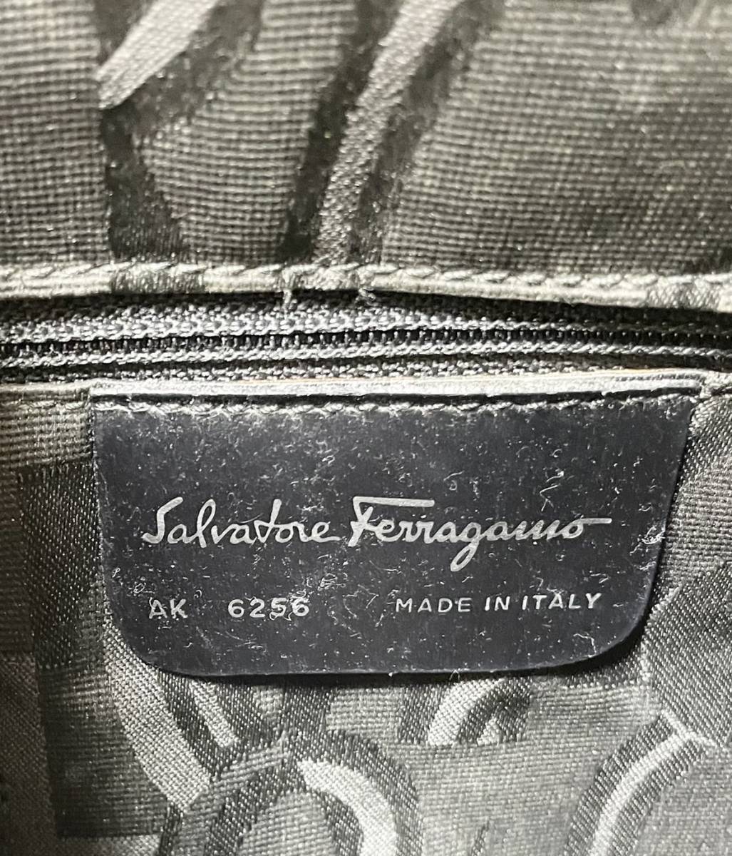 イタリア製 Salvatore Ferragamo サルヴァトーレ フェラガモ